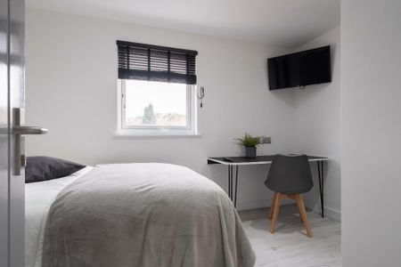 6 bedroom house to rent - Photo 3