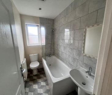 3 bedroom end of terrace house to rent - Photo 6