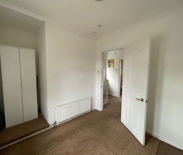 3 Bed Semi-Detached House, Elmore Road, LU2 - Photo 4