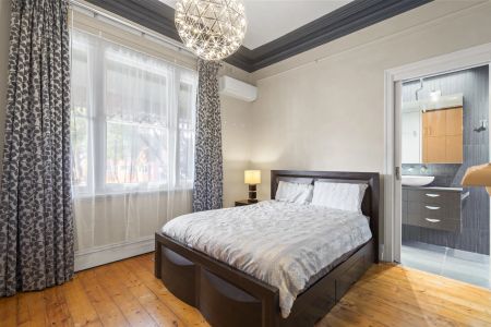 Fully Furnished Three-Bedroom Home in Prime Richmond Location! - Photo 5