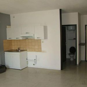 Location Appartement 1 pièce 30m² VITROLLES 13127 - Photo 2