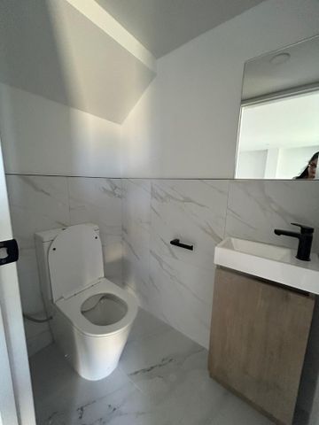 SUNNYVALE, 3 BEDROOMS - Photo 4