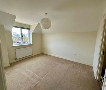 3 bedroom semi-detached house to rent - Photo 4