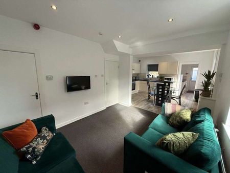 Willow Lane Room 4 - Photo 2