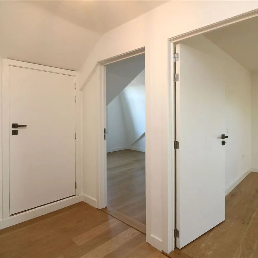 Vernieuwde, karatervolle woning met 4 slpk nabij station te Zichem - Foto 1