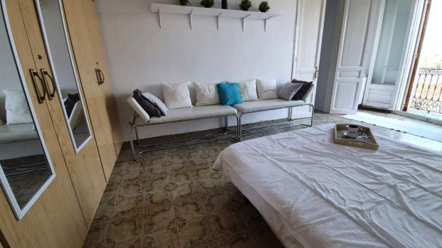 Room in a shared 9-bedroom apartment for rent in El Gòtic, bills included - Foto 1