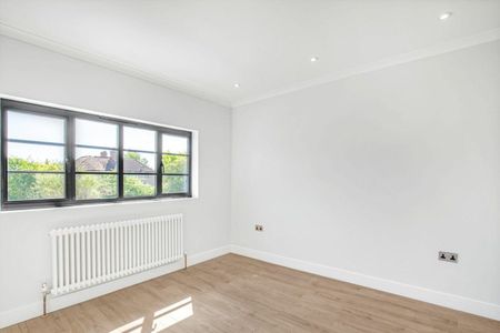 Ashley Drive, Twickenham, TW2 - Photo 4