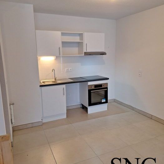 T4 AVEC TERRASSE, JARDIN ET PARKING - Photo 1