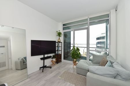 For Lease - 1 Edgewater Drive Unit# 911, Toronto, Ontario - Photo 5