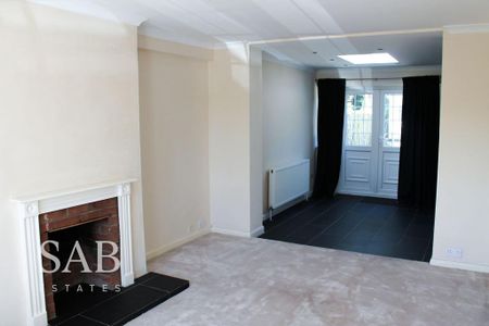 3 bedroom semi-detached house to rent - Photo 2