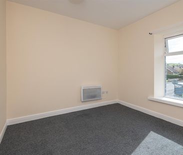 2 bed terraced house to rent in Savile Road, Elland - Photo 4