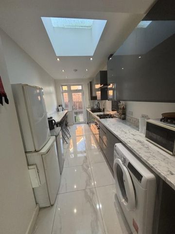 House share to rent - Photo 4