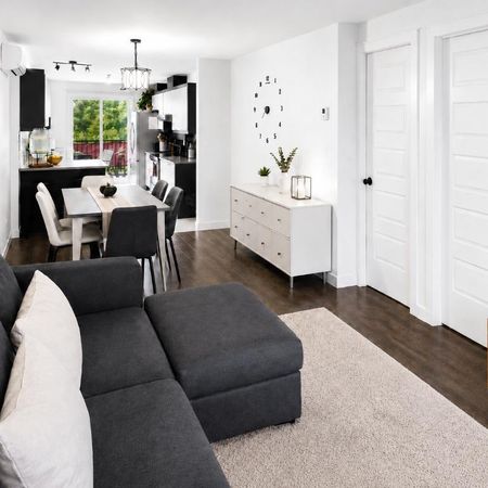 4½ MODERNE À LOUER | 2 STATIONNEMENTS | PRÈS DU CHUS - Photo 3