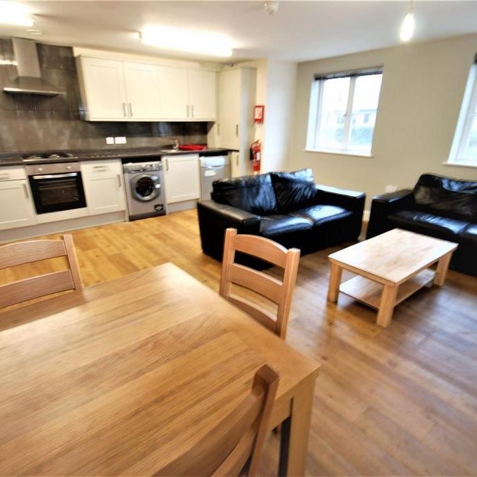 6 bedroom apartment to rent - Photo 1