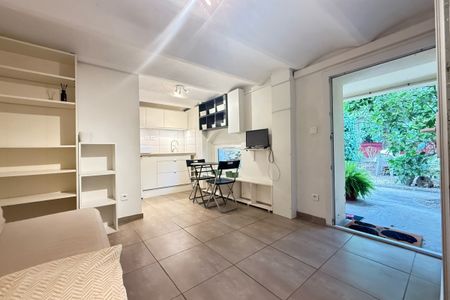 STUDIO MEUBLE DE 20 M2 EN REZ-DE-JARDIN QUARTIER AGUILLON PR - Photo 3