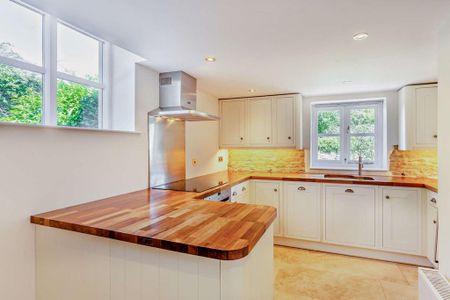 3 bedroom detached house to rent - Photo 2