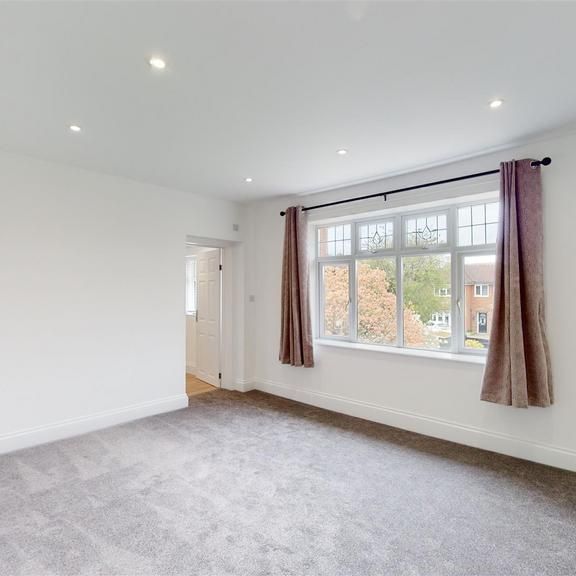 5 bedroom detached house to rent - Photo 1