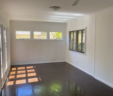 Furnished 1 Bedroom Renovated student accommodation - Close to UQ a... - Photo 1