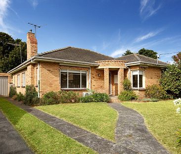 Charming family home in the zone! *Open Saturday 1 June 10:40-10:55am* - Photo 5
