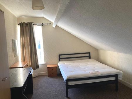 5 bedroom apartment to rent - Photo 4