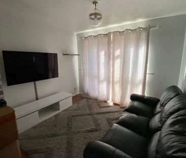 3 bedroom house on Marlcroft, Coventry, CV3 3FS - Photo 3