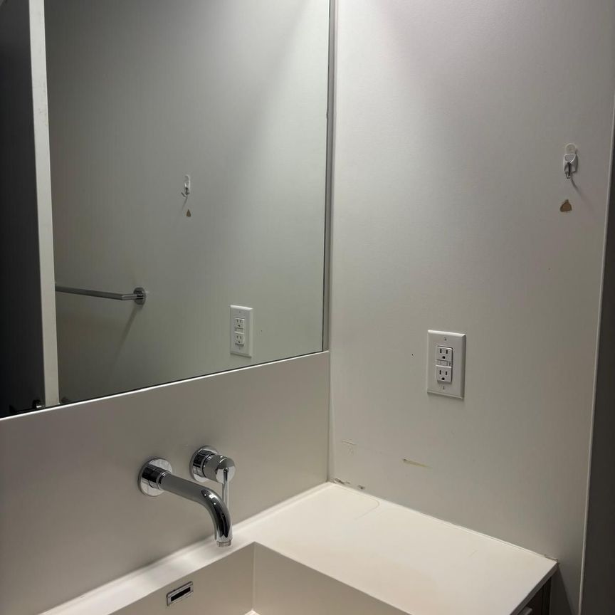 For Lease - 100 Harbour Street Unit# 3708, Toronto, Ontario - Photo 1