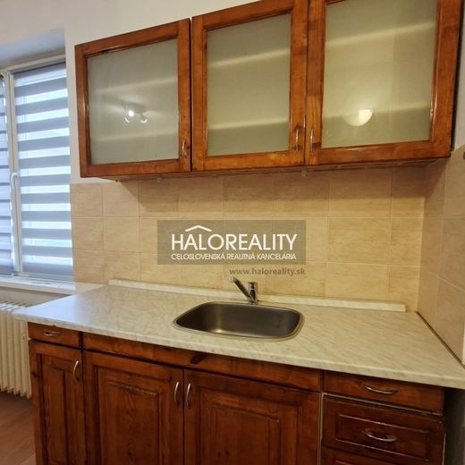 HALO reality - Prenájom, garsónka Spišská Nová Ves, Staré Mesto, Slovenská - EXKLUZÍVNE HALO REALITY - Fotografia 1