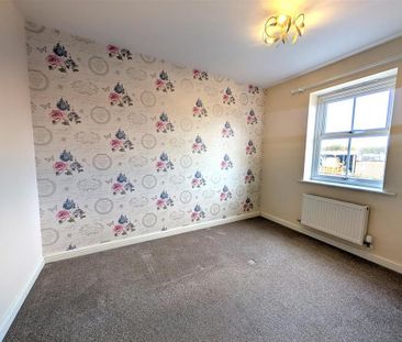 3 bedroom semi-detached house to rent - Photo 3