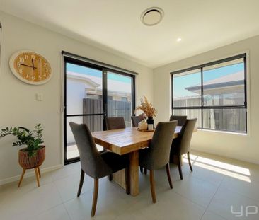 Where grown-up practicality meets “weekend-ready” personality - Photo 4