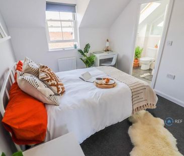 1 bedroom in a house share to rent - Photo 3