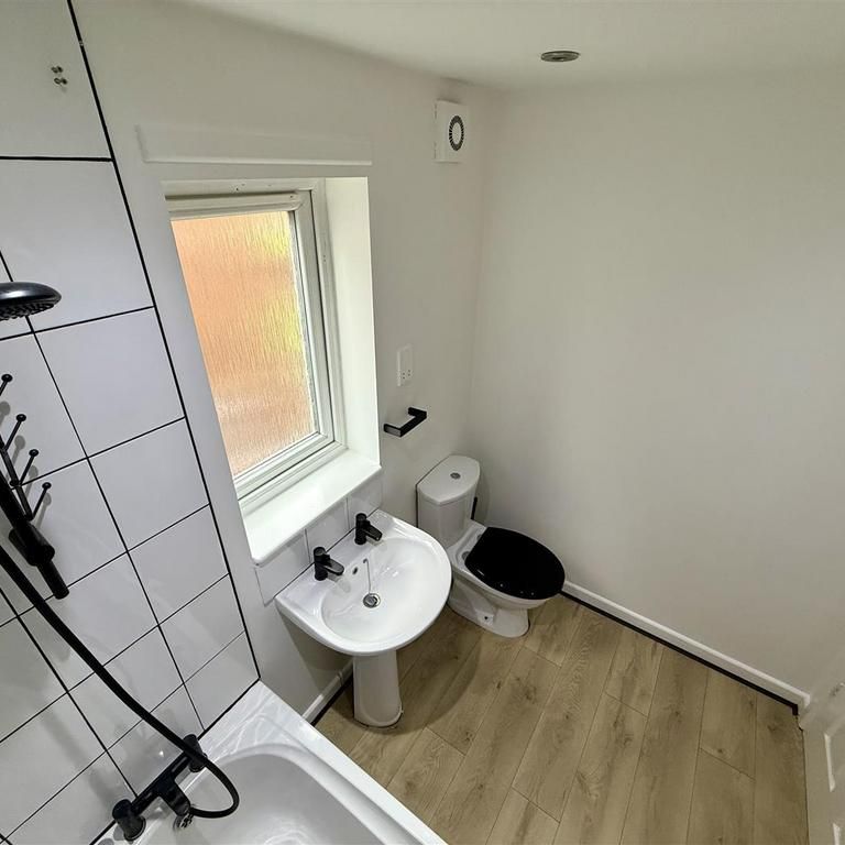 2 bedroom semi-detached house to rent - Photo 1