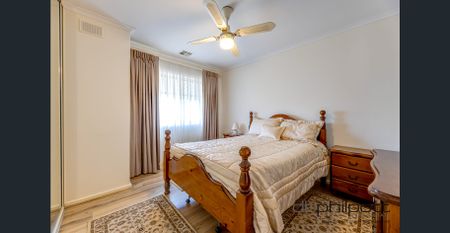 Immaculate 2 Bed Unit in a Quiet Spot - Photo 3