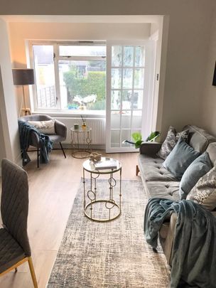 3 Bed Flat, Miller Road, CR0 - Photo 1