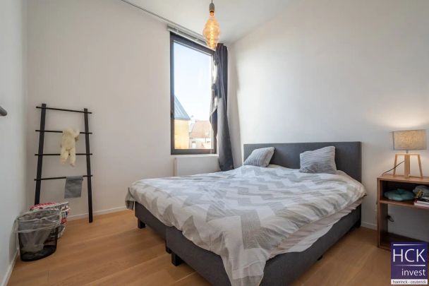 KORTRIJK - Instapklare woning met 2 SLPK. + bureau én stadskoer - Photo 1