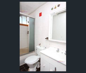 Spacious Granny Flat - Convenient Living - Photo 3