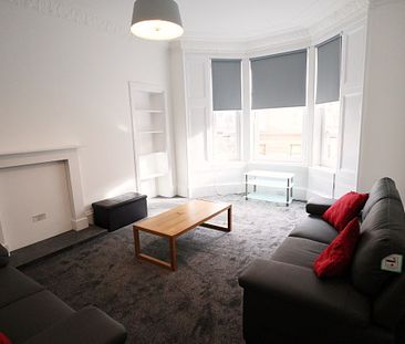 2 Bed, First Floor Flat - Photo 5
