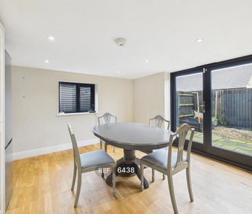 3 bedroom semi-detached house to rent - Photo 5