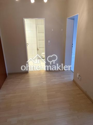 Schöne gepflegte helle Wohnung im 3 Obergeschoss - Photo 4