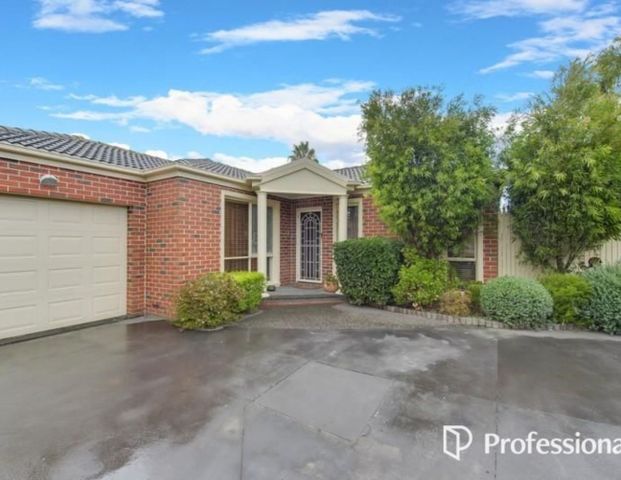Cosy Low Maintenance Family Home in Premier Location - Photo 1