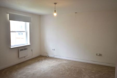 Wellingborough Road, Finedon, Wellingborough, Northamptonshire, nn9 5js - Photo 2