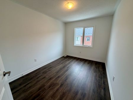 For Lease - 48 Foxley Heights, Barrie, Ontario - Photo 3