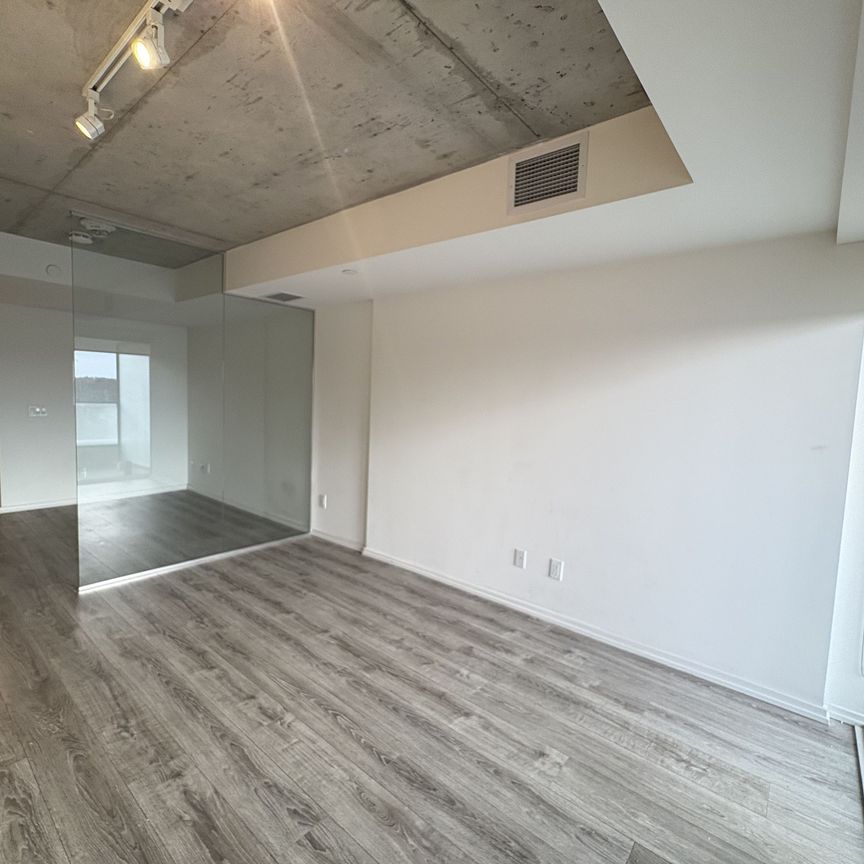 For Lease - 8 Hillsdale Avenue Unit# 826, Toronto, Ontario - Photo 1