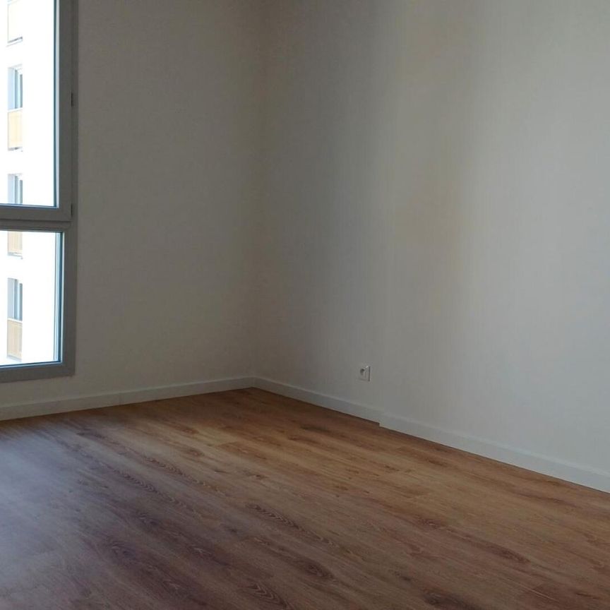 location Appartement T2 DE 41.5m² À REIMS - Photo 1