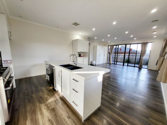 2/12 Keogh Street, Burwood - Photo 1
