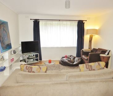 Spacious Unit in Great Location! - Photo 4