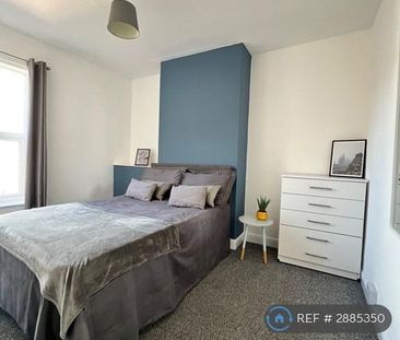 4 bedroom terraced house to rent - Photo 6