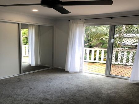 Modern Coastal Townhouse in the Heart of Mudjimba - Photo 2