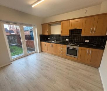 3 bedroom semi-detached house to rent - Photo 5