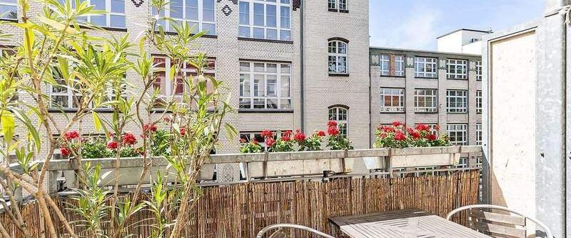 Altbau, 2 Balkonen, Aufzug, Simon Dach Kiez - Foto 1
