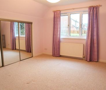 4 bedroom detached house to rent - Photo 6